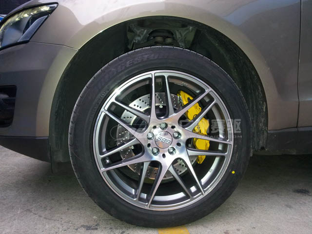 brembo剎車改裝Q5車效果圖