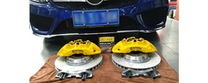 奔馳C級c，前brembo R6搭配DICASE 38034MM孔線盤